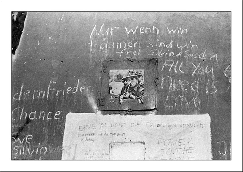 Lennonava-zeď-1981-02.jpg