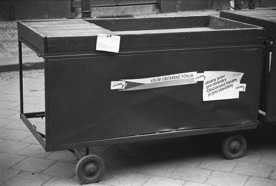 Praha-volby-1990-11.jpg